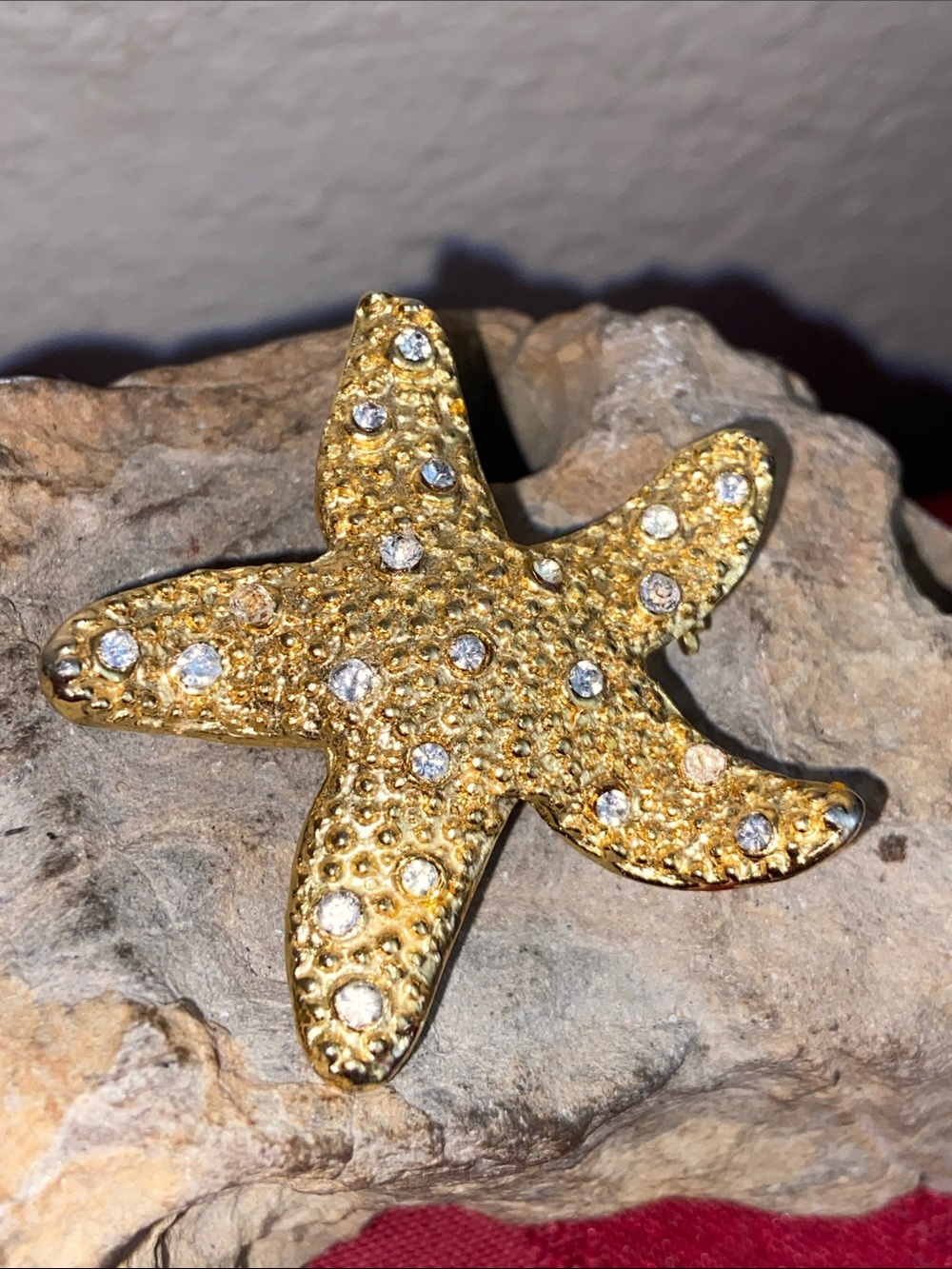 Vintage 90s Gold Tone Crystal Starfish Broach